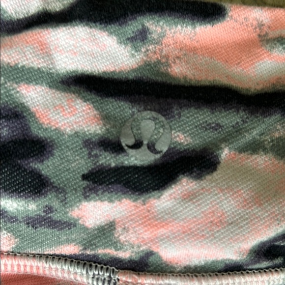 Lululemon Athletica Pink and Black Camo Capri Leggings - Picture 4 of 8